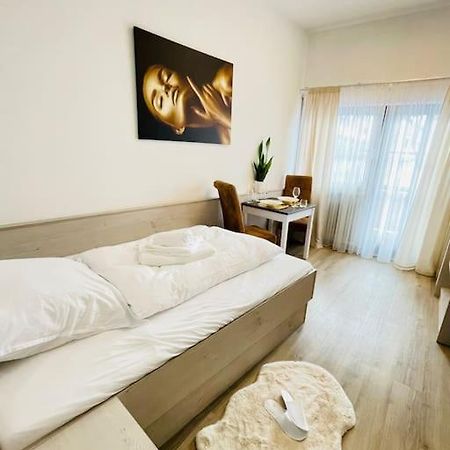 Fewo 20 - Appartement Im Rottalblick - Youngmodern Wohnen Mit Bademantelgang Zur Therme, Tv, Balkon Und Persoenlichem Gaesteempfang Von Astarte Estate Bad Griesbach  Dış mekan fotoğraf